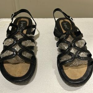 B.O.C. Womens Strap Crisscross sandals open toe Size 8 black beige